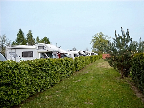 Auffahrt / Reisemobilstellplätze