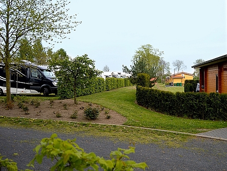 Auffahrt / Reisemobilstellplätze